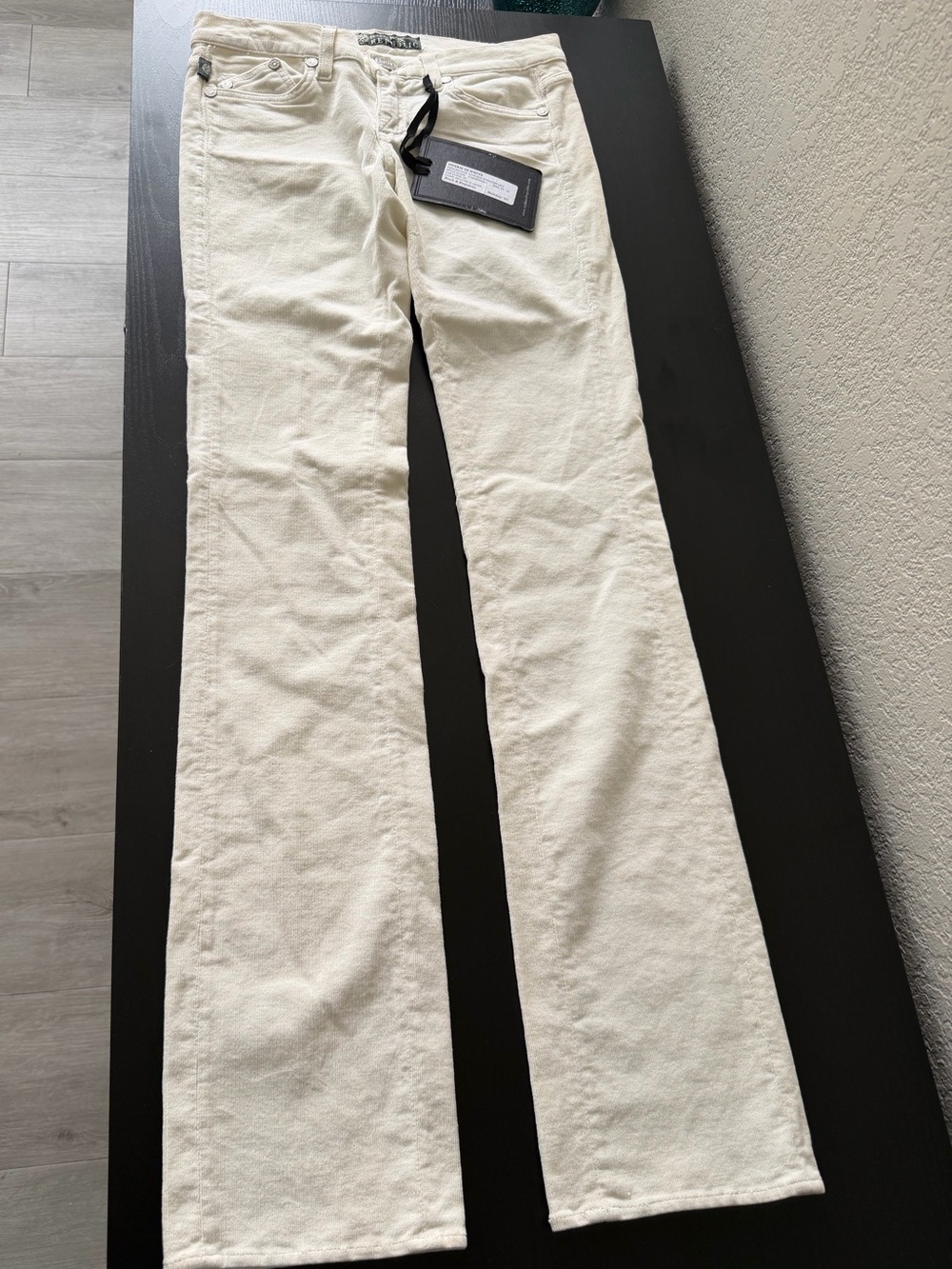 Rare NWT ROCk&republic combine in white- low rise straight leg 2007 collection